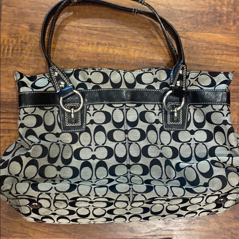 Black and grey coach purse **** includes wallet